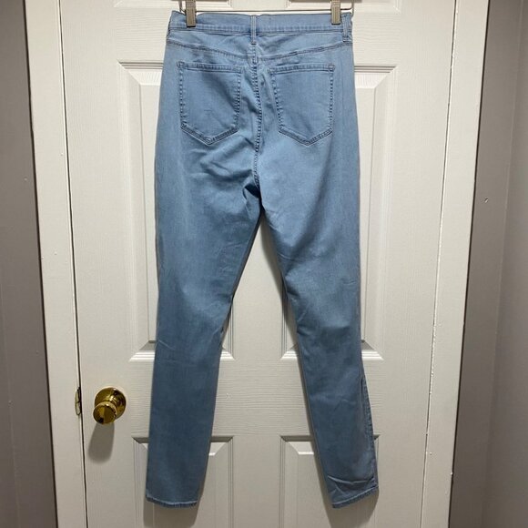 PacSun Women's Light Wash Blow Out Knee Super High Rise Jeggings Size 29 Long - Picture 2 of 6